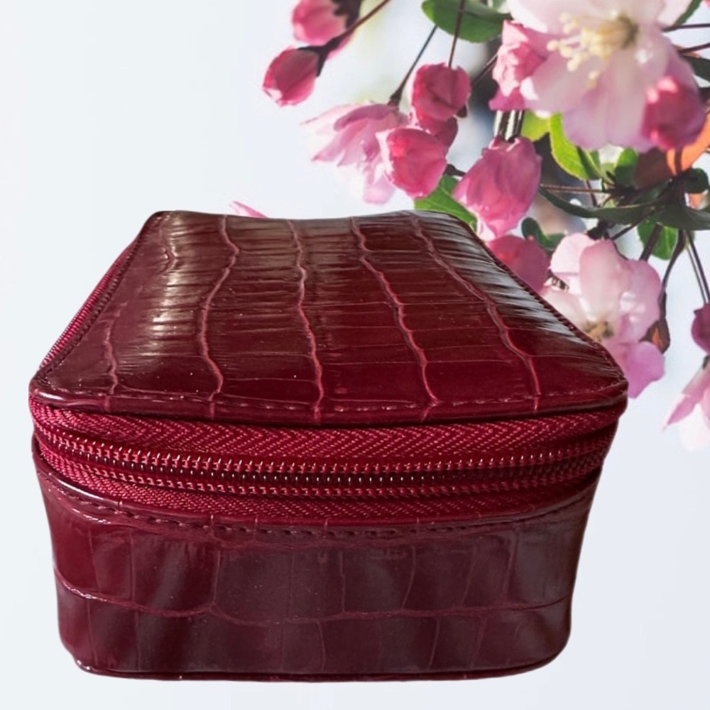 Ellen Tracy Red Croc Embossed Zippered Cosmetic Case NWOT - Picture 6 of 7